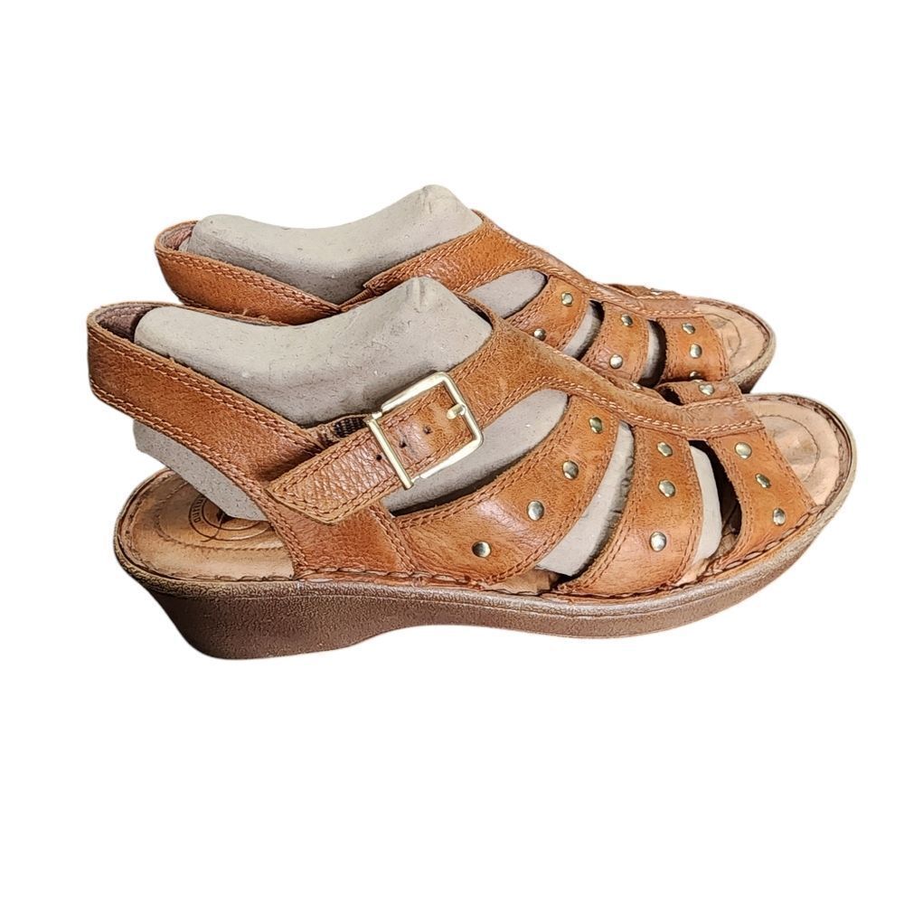 Nurture Magellan Wedge Sandals Brown Leather Slingback Studded 9